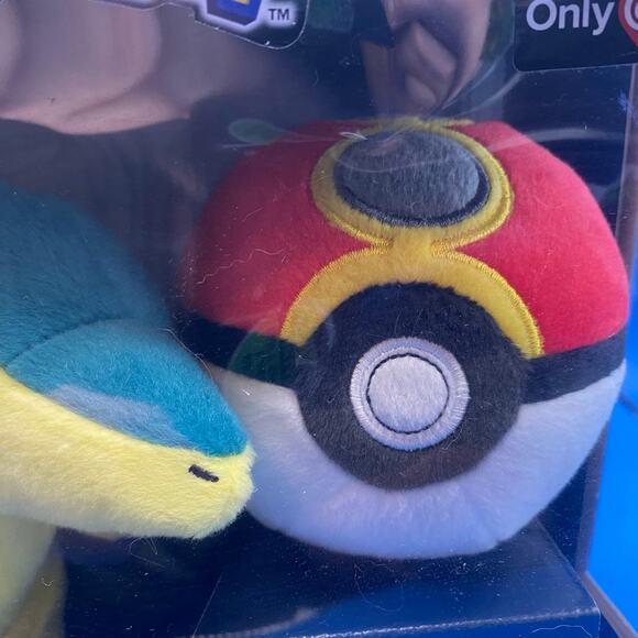 Pokémon Cyndaquil & Repeat Ball GameStop Exclusive Plush Toy Set 2017 - Picture 9 of 12